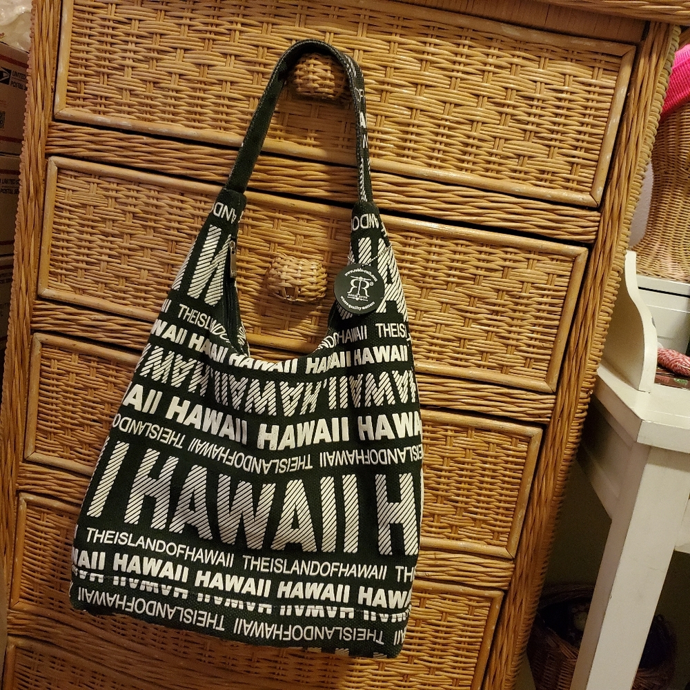 Robin Ruth Brand, Hawaii, Quality Zipped Shoulder Bag.